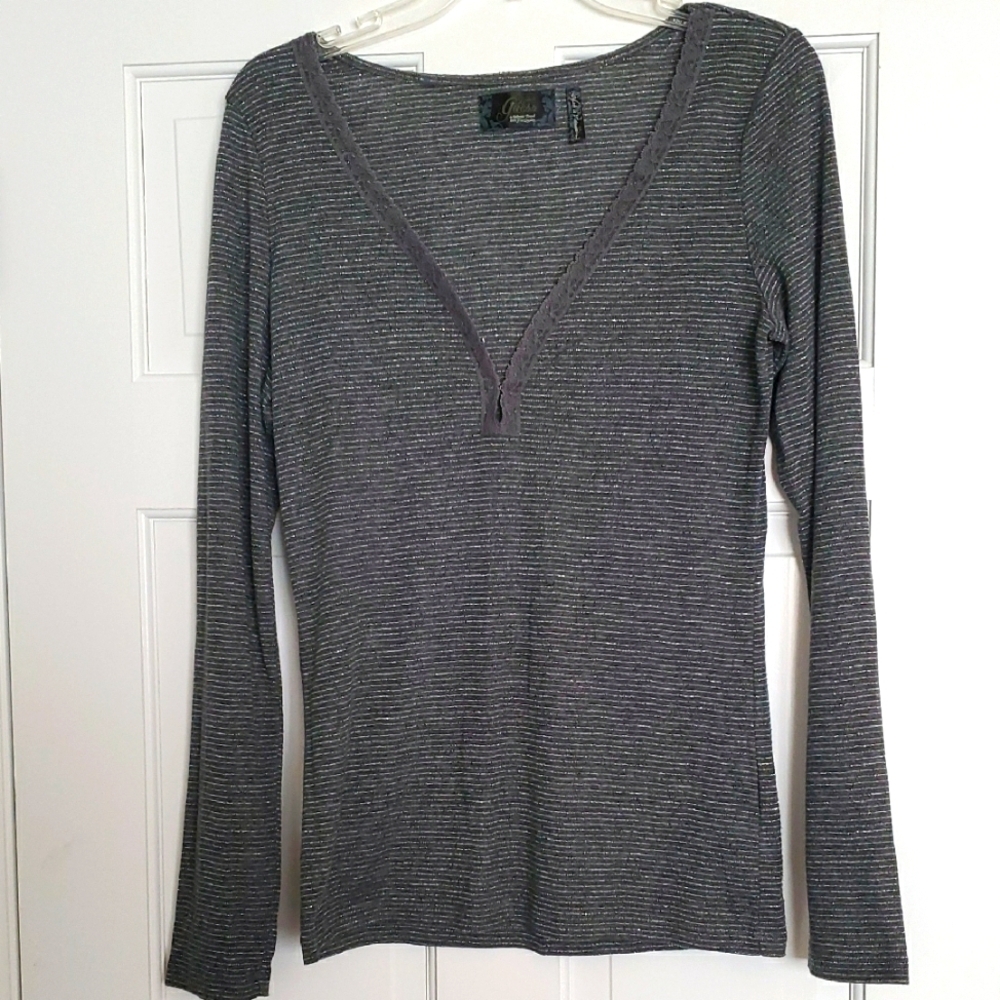 Guess Gray/silver V-Neck Long Sleeve Top womens size L